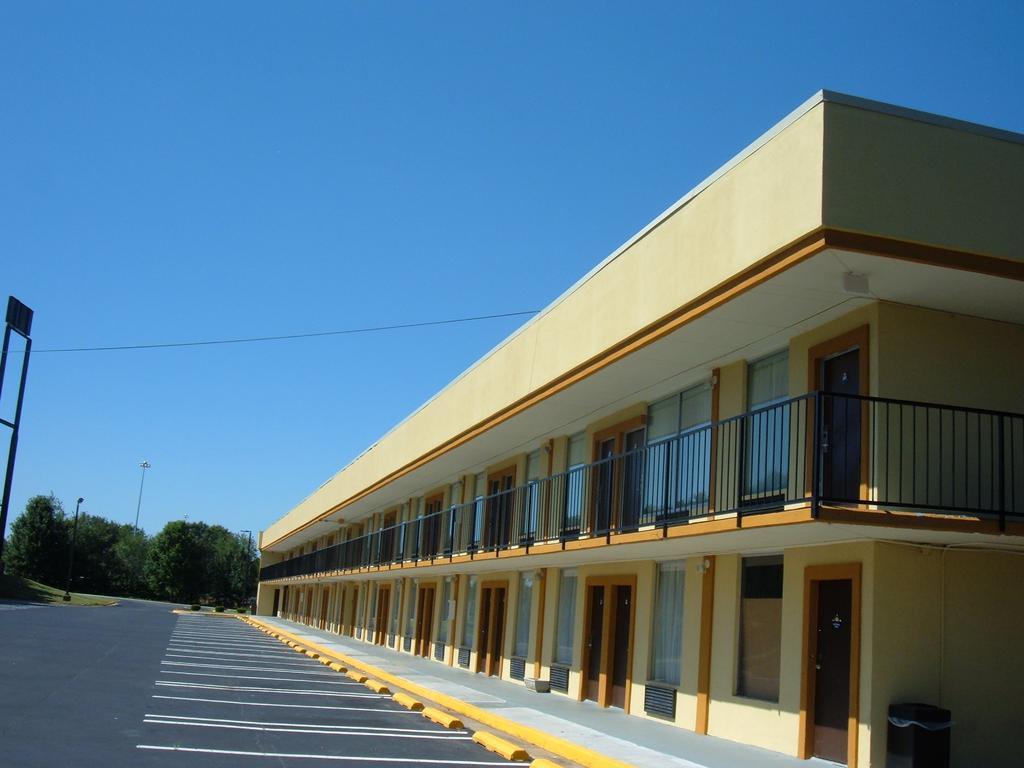Days Inn By Wyndham Madison Exterior foto