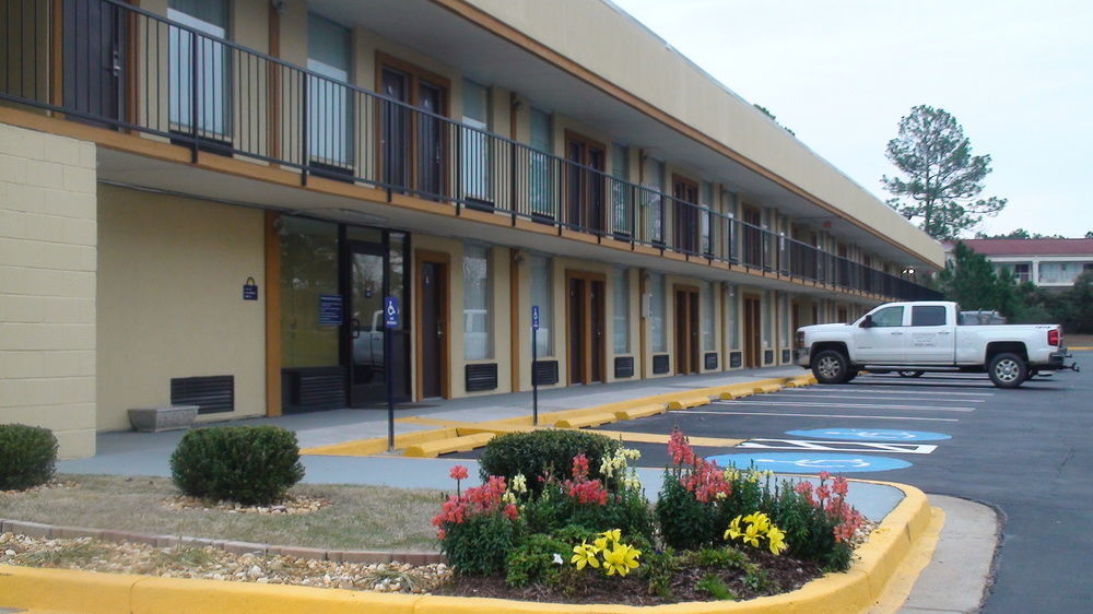 Days Inn By Wyndham Madison Exterior foto