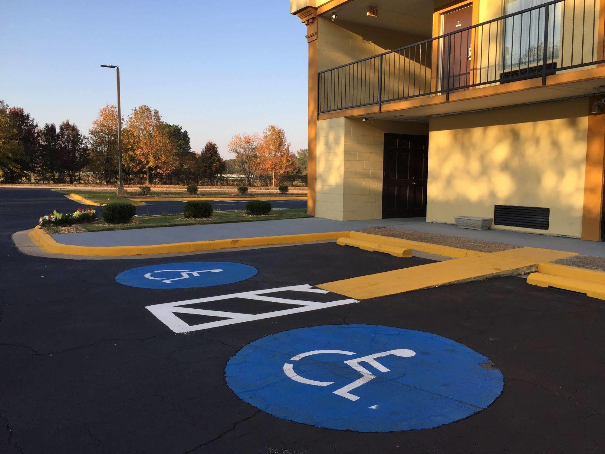 Days Inn By Wyndham Madison Exterior foto